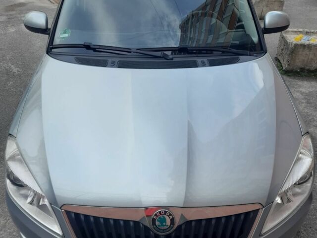 Серый Шкода Фабия, объемом двигателя 1.2 л и пробегом 285 тыс. км за 5700 $, фото 1 на Automoto.ua