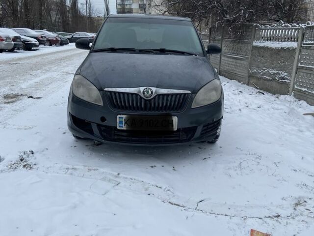 Сірий Шкода Фабія, об'ємом двигуна 1.6 л та пробігом 319 тис. км за 2200 $, фото 1 на Automoto.ua