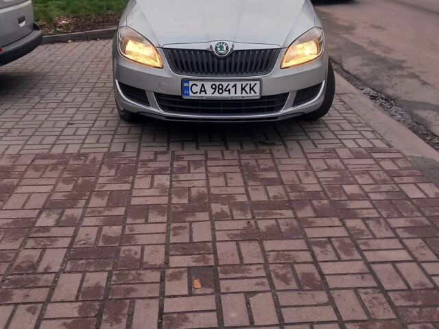 Серый Шкода Фабия, объемом двигателя 1.4 л и пробегом 165 тыс. км за 6150 $, фото 1 на Automoto.ua