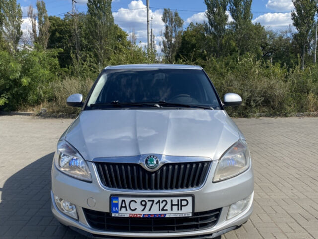 Сірий Шкода Фабія, об'ємом двигуна 1.39 л та пробігом 263 тис. км за 4600 $, фото 1 на Automoto.ua