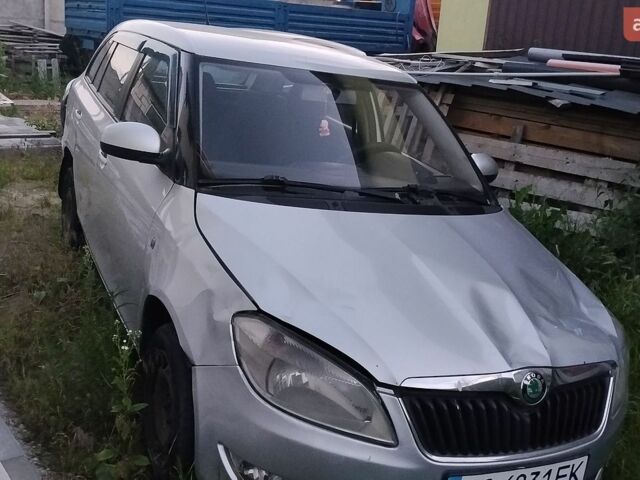 Сірий Шкода Фабія, об'ємом двигуна 1.2 л та пробігом 235 тис. км за 3300 $, фото 1 на Automoto.ua