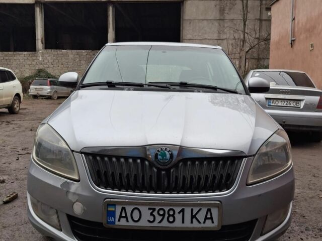 Серый Шкода Фабия, объемом двигателя 1.6 л и пробегом 299 тыс. км за 5000 $, фото 1 на Automoto.ua