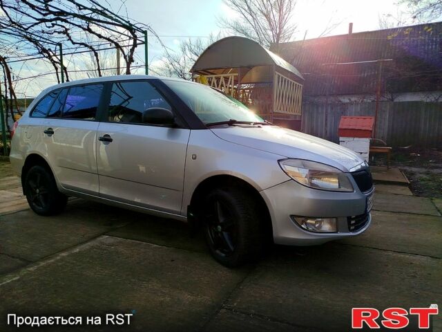 Сірий Шкода Фабія, об'ємом двигуна 1.2 л та пробігом 160 тис. км за 4800 $, фото 1 на Automoto.ua