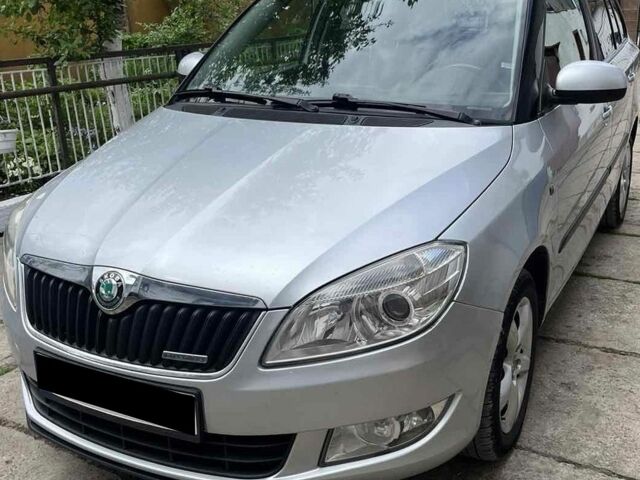Сірий Шкода Фабія, об'ємом двигуна 1.2 л та пробігом 303 тис. км за 5600 $, фото 1 на Automoto.ua
