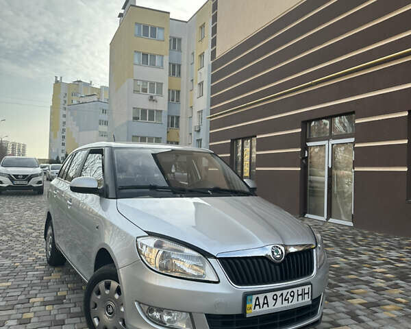 Серый Шкода Фабия, объемом двигателя 1.2 л и пробегом 193 тыс. км за 4499 $, фото 1 на Automoto.ua