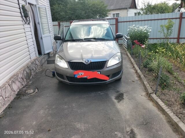 Сірий Шкода Фабія, об'ємом двигуна 1 л та пробігом 400 тис. км за 5176 $, фото 1 на Automoto.ua