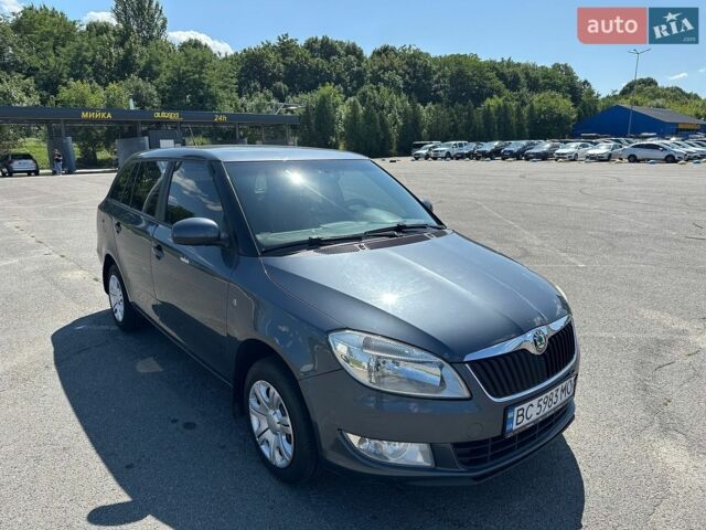 Сірий Шкода Фабія, об'ємом двигуна 1.39 л та пробігом 155 тис. км за 5500 $, фото 1 на Automoto.ua