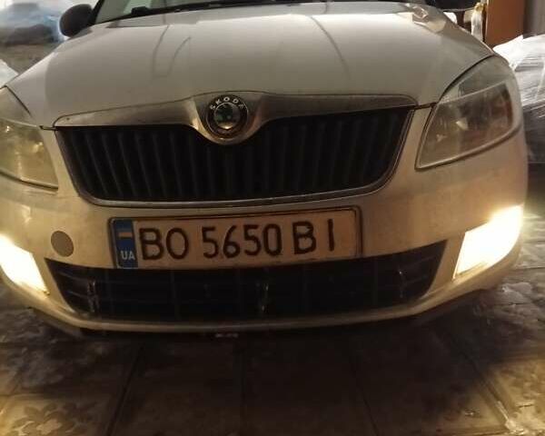 Серый Шкода Фабия, объемом двигателя 1.6 л и пробегом 450 тыс. км за 5365 $, фото 1 на Automoto.ua