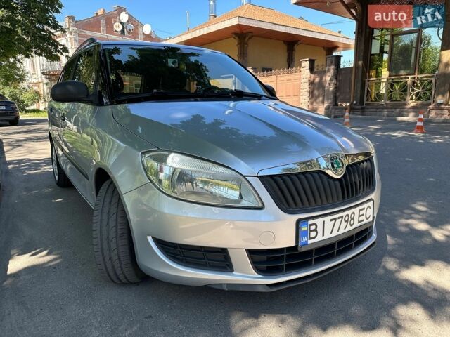 Сірий Шкода Фабія, об'ємом двигуна 1.6 л та пробігом 284 тис. км за 5800 $, фото 1 на Automoto.ua