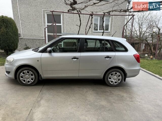 Сірий Шкода Фабія, об'ємом двигуна 1.6 л та пробігом 251 тис. км за 5800 $, фото 1 на Automoto.ua