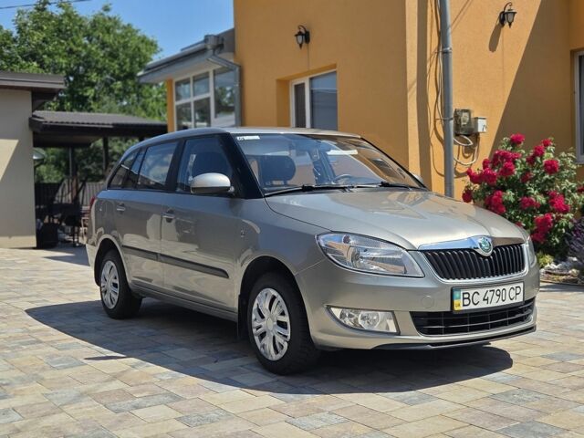 Серый Шкода Фабия, объемом двигателя 1.4 л и пробегом 150 тыс. км за 6582 $, фото 1 на Automoto.ua