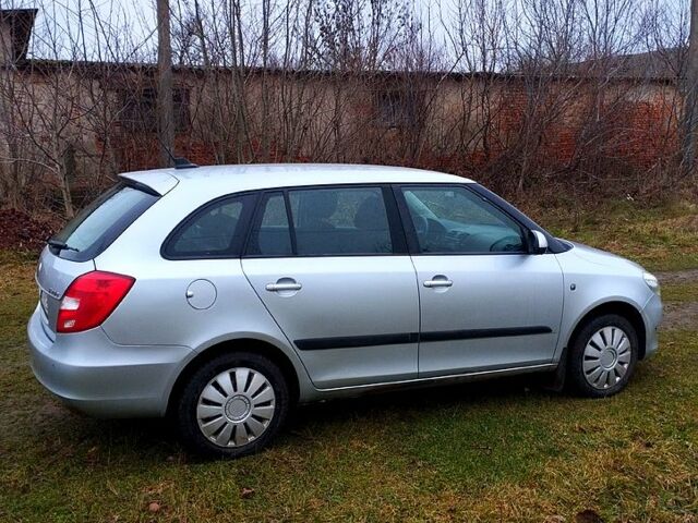Сірий Шкода Фабія, об'ємом двигуна 1.6 л та пробігом 230 тис. км за 6200 $, фото 1 на Automoto.ua