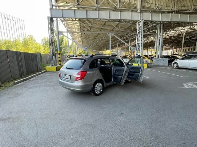 Сірий Шкода Фабія, об'ємом двигуна 1.6 л та пробігом 267 тис. км за 5500 $, фото 1 на Automoto.ua