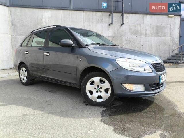 Сірий Шкода Фабія, об'ємом двигуна 1.6 л та пробігом 270 тис. км за 5999 $, фото 1 на Automoto.ua