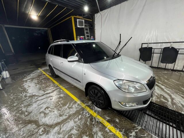 Сірий Шкода Фабія, об'ємом двигуна 1.6 л та пробігом 345 тис. км за 6300 $, фото 1 на Automoto.ua
