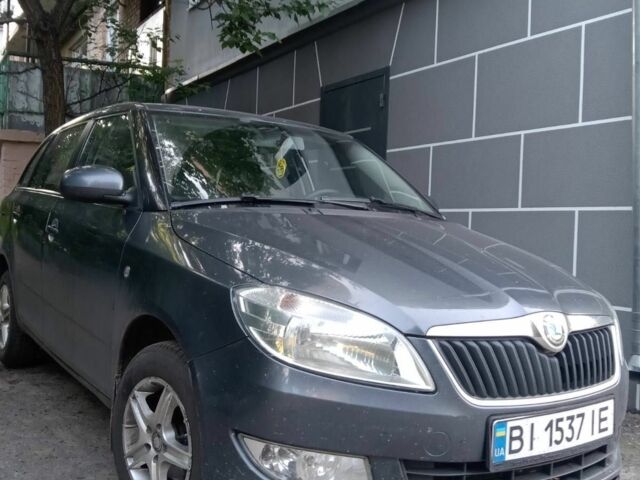 Шкода Фабия 2012 в Полтаве на Automoto.ua Серый Шкода Фабия, объемом двигателя 1.4 л и пробегом 167 тыс. км за 6100 $, фото 1 на Automoto.ua
