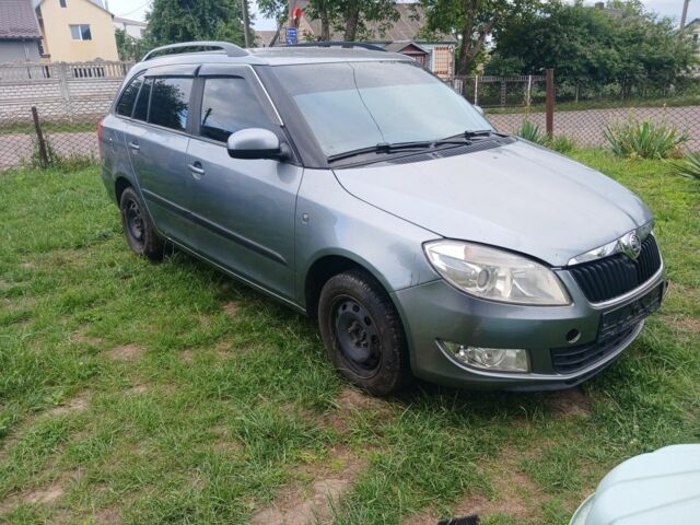 Сірий Шкода Фабія, об'ємом двигуна 0 л та пробігом 240 тис. км за 2750 $, фото 1 на Automoto.ua