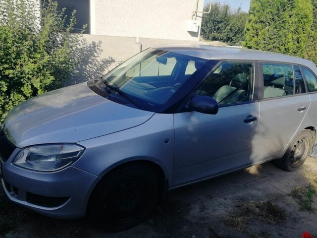 Серый Шкода Фабия, объемом двигателя 1.6 л и пробегом 260 тыс. км за 6800 $, фото 1 на Automoto.ua