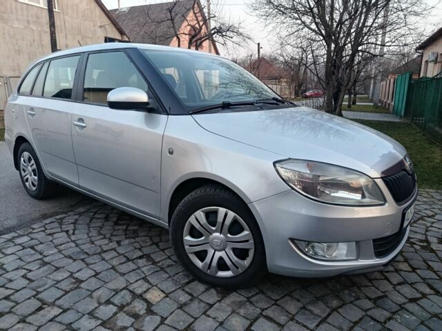 Серый Шкода Фабия, объемом двигателя 1.2 л и пробегом 240 тыс. км за 5600 $, фото 1 на Automoto.ua