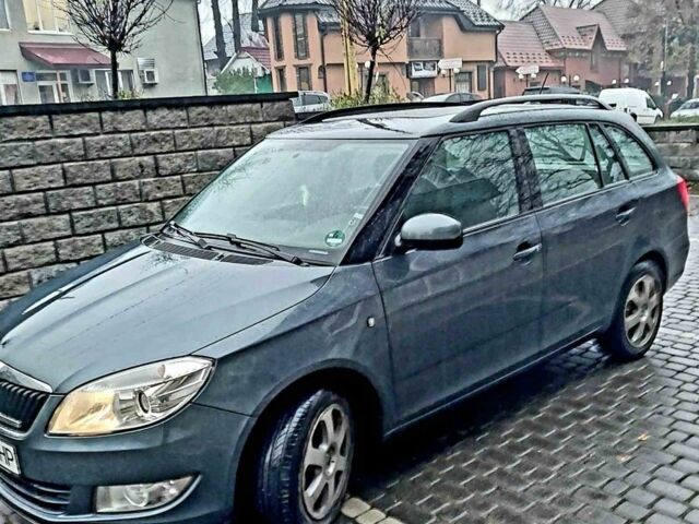 Шкода Фабия 2013 в Ужгороде на Automoto.ua Серый Шкода Фабия, объемом двигателя 0 л и пробегом 144 тыс. км за 7500 $, фото 1 на Automoto.ua