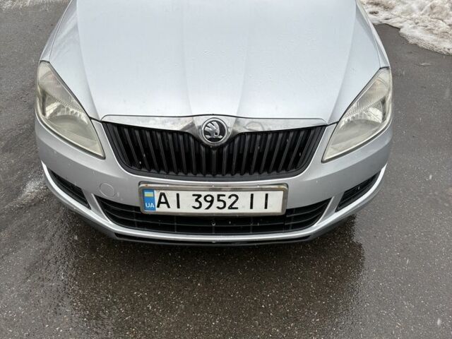 Серый Шкода Фабия, объемом двигателя 1.6 л и пробегом 212 тыс. км за 5500 $, фото 1 на Automoto.ua