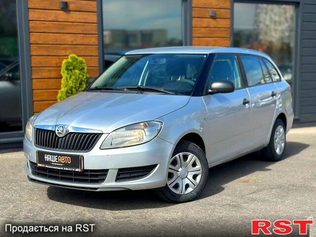 Серый Шкода Фабия, объемом двигателя 1.6 л и пробегом 220 тыс. км за 6100 $, фото 1 на Automoto.ua