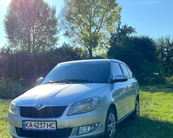 Серый Шкода Фабия, объемом двигателя 1.6 л и пробегом 273 тыс. км за 6500 $, фото 1 на Automoto.ua