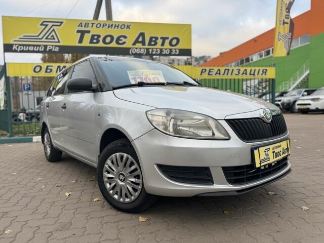 Серый Шкода Фабия, объемом двигателя 1.4 л и пробегом 180 тыс. км за 5750 $, фото 1 на Automoto.ua