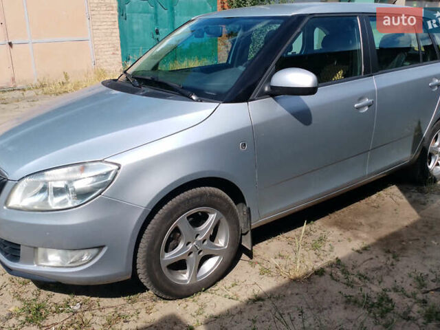 Сірий Шкода Фабія, об'ємом двигуна 1.6 л та пробігом 242 тис. км за 5950 $, фото 1 на Automoto.ua