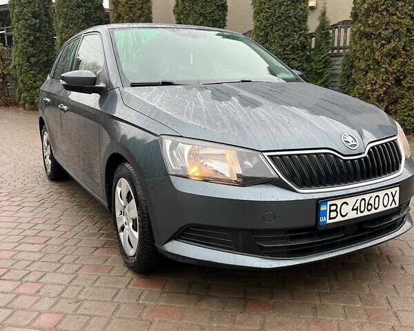 Серый Шкода Фабия, объемом двигателя 1.42 л и пробегом 275 тыс. км за 7600 $, фото 1 на Automoto.ua