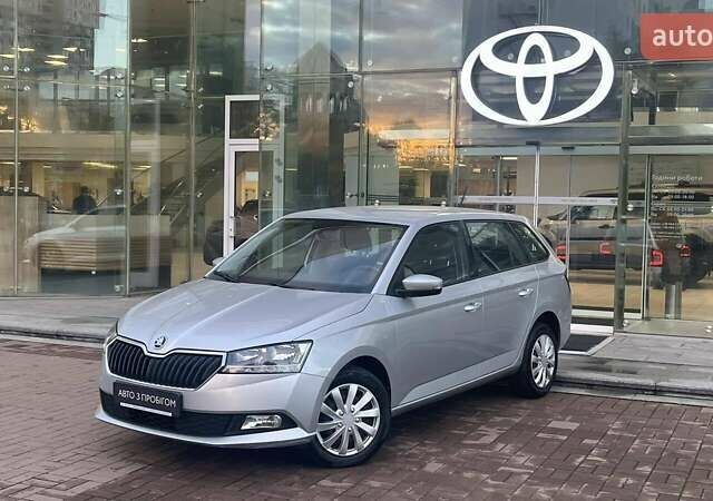 Сірий Шкода Фабія, об'ємом двигуна 1.6 л та пробігом 52 тис. км за 14854 $, фото 1 на Automoto.ua