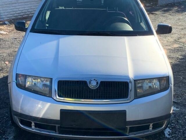 Серый Шкода Фабия, объемом двигателя 1.4 л и пробегом 350 тыс. км за 2800 $, фото 1 на Automoto.ua