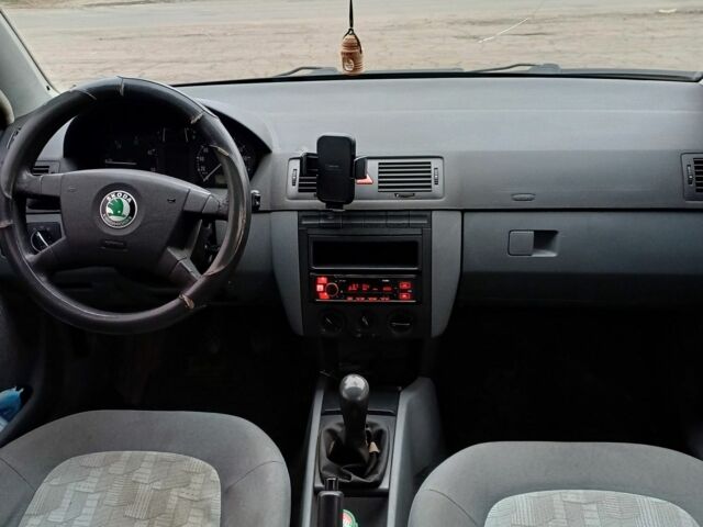 Синий Шкода Фабия, объемом двигателя 0 л и пробегом 523 тыс. км за 1543 $, фото 1 на Automoto.ua