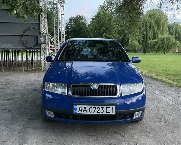 Синий Шкода Фабия, объемом двигателя 1.4 л и пробегом 210 тыс. км за 3500 $, фото 1 на Automoto.ua