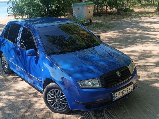 Синий Шкода Фабия, объемом двигателя 1.4 л и пробегом 300 тыс. км за 3100 $, фото 1 на Automoto.ua