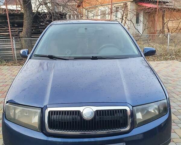Синий Шкода Фабия, объемом двигателя 1.4 л и пробегом 250 тыс. км за 3100 $, фото 1 на Automoto.ua