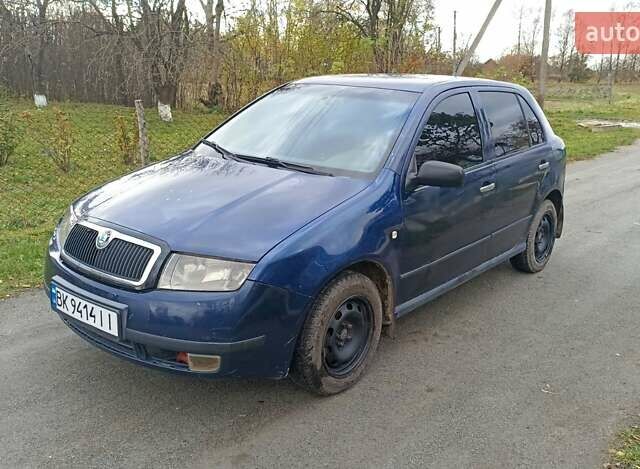 Синій Шкода Фабія, об'ємом двигуна 1.4 л та пробігом 300 тис. км за 2250 $, фото 1 на Automoto.ua