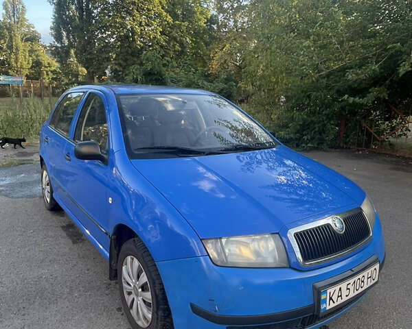Синий Шкода Фабия, объемом двигателя 1.2 л и пробегом 250 тыс. км за 2600 $, фото 1 на Automoto.ua
