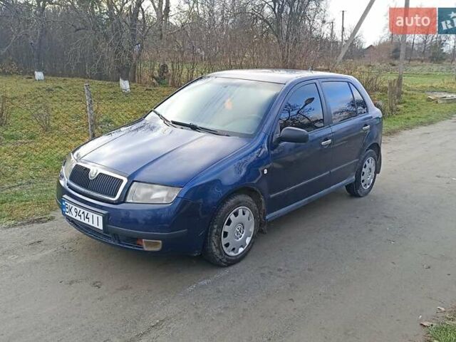 Синий Шкода Фабия, объемом двигателя 1.4 л и пробегом 300 тыс. км за 1980 $, фото 1 на Automoto.ua