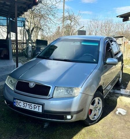 Синий Шкода Фабия, объемом двигателя 1.4 л и пробегом 300 тыс. км за 3300 $, фото 1 на Automoto.ua