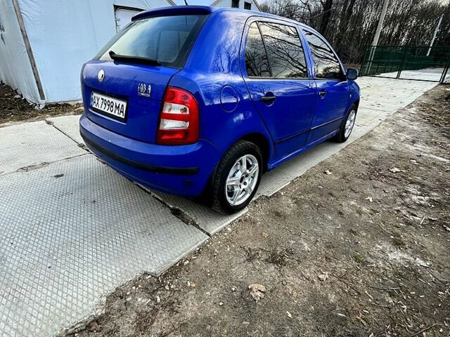 Синий Шкода Фабия, объемом двигателя 1.4 л и пробегом 275 тыс. км за 2299 $, фото 1 на Automoto.ua