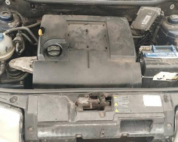 Синій Шкода Фабія, об'ємом двигуна 1.2 л та пробігом 400 тис. км за 3100 $, фото 1 на Automoto.ua