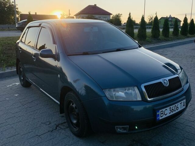 Синий Шкода Фабия, объемом двигателя 1.2 л и пробегом 294 тыс. км за 3210 $, фото 1 на Automoto.ua
