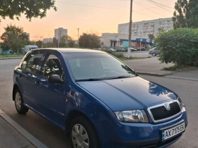 Синий Шкода Фабия, объемом двигателя 1.4 л и пробегом 253 тыс. км за 3300 $, фото 1 на Automoto.ua