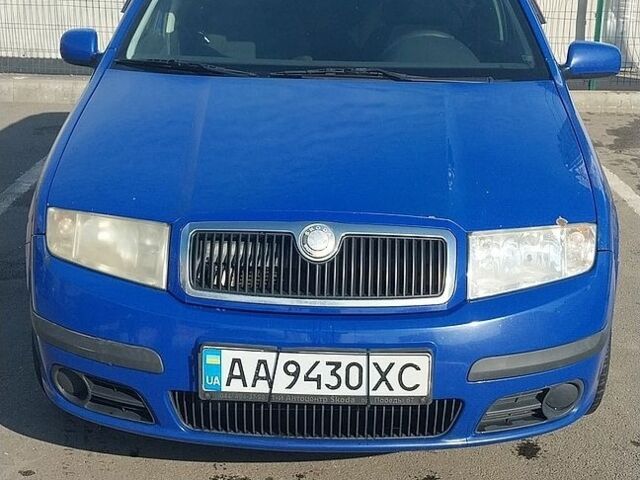 Синій Шкода Фабія, об'ємом двигуна 1.39 л та пробігом 306 тис. км за 3500 $, фото 1 на Automoto.ua