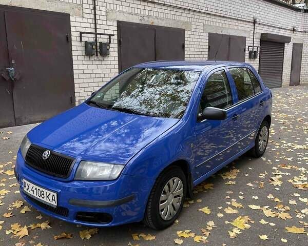 Синий Шкода Фабия, объемом двигателя 1.2 л и пробегом 214 тыс. км за 2850 $, фото 1 на Automoto.ua