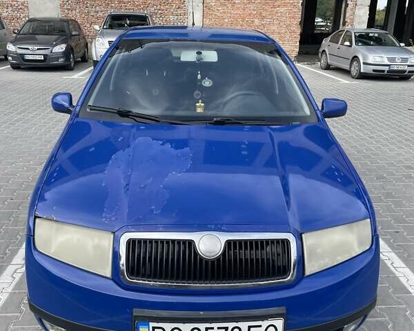 Синий Шкода Фабия, объемом двигателя 1.39 л и пробегом 355 тыс. км за 3000 $, фото 1 на Automoto.ua