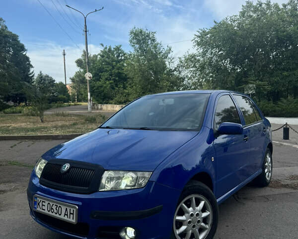 Синий Шкода Фабия, объемом двигателя 1.39 л и пробегом 298 тыс. км за 4400 $, фото 1 на Automoto.ua