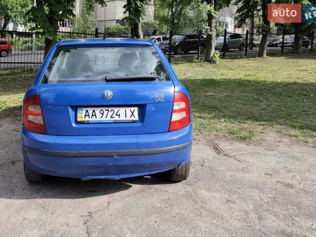 Синий Шкода Фабия, объемом двигателя 1.39 л и пробегом 289 тыс. км за 3000 $, фото 1 на Automoto.ua