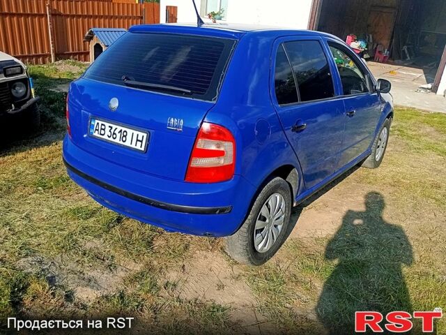 Синий Шкода Фабия, объемом двигателя 1.2 л и пробегом 209 тыс. км за 2500 $, фото 1 на Automoto.ua
